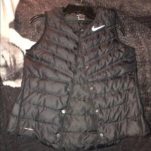 Nike light puff vest